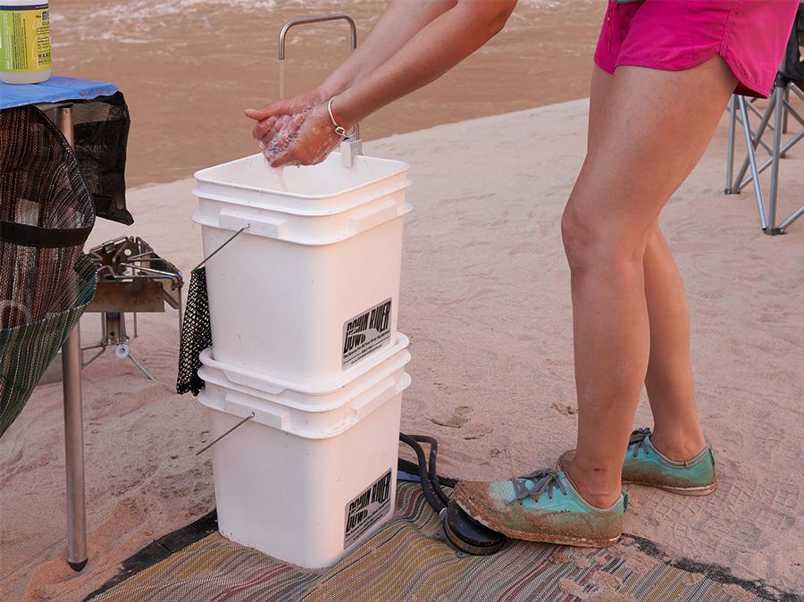 how to make a hand washing station for camping