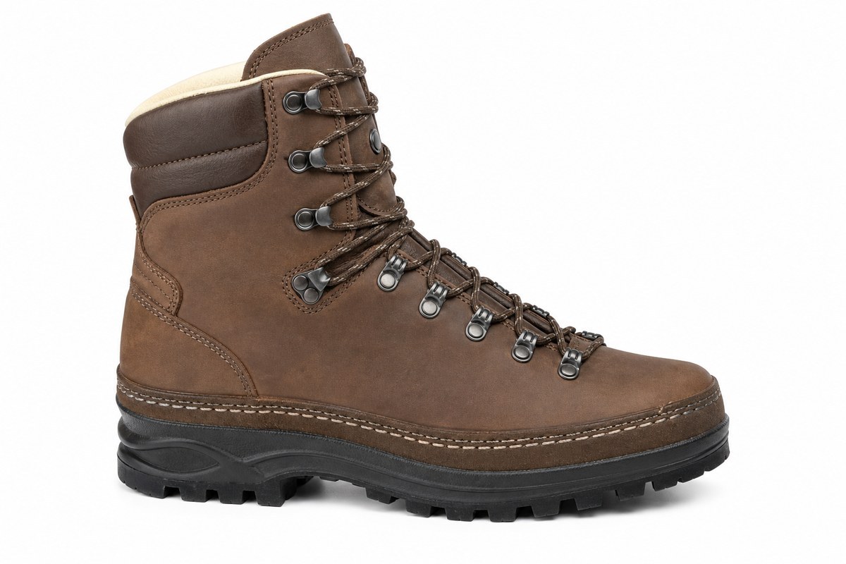 Hanwag Alaska GTX Wide resoleable hiking boot